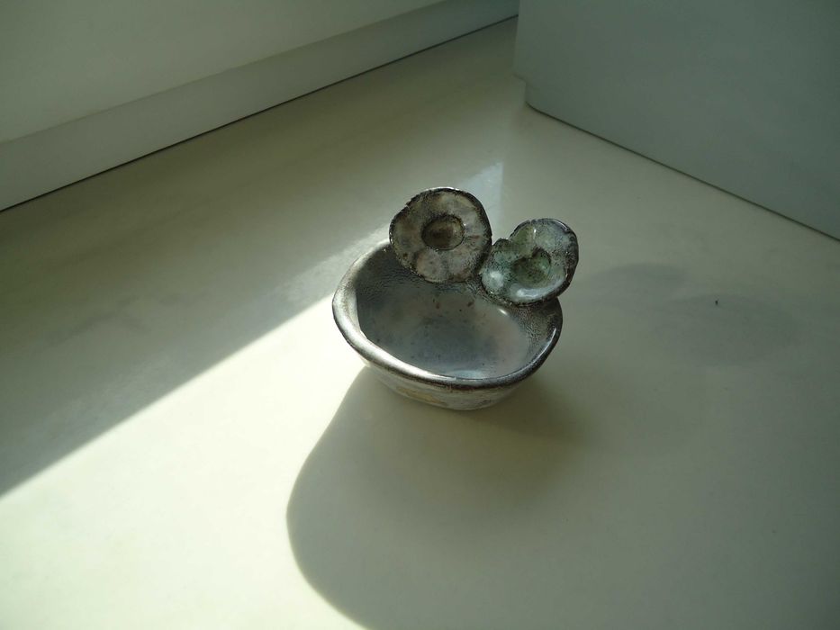 małe porcelanowe puzderko pojemniczek naczynko