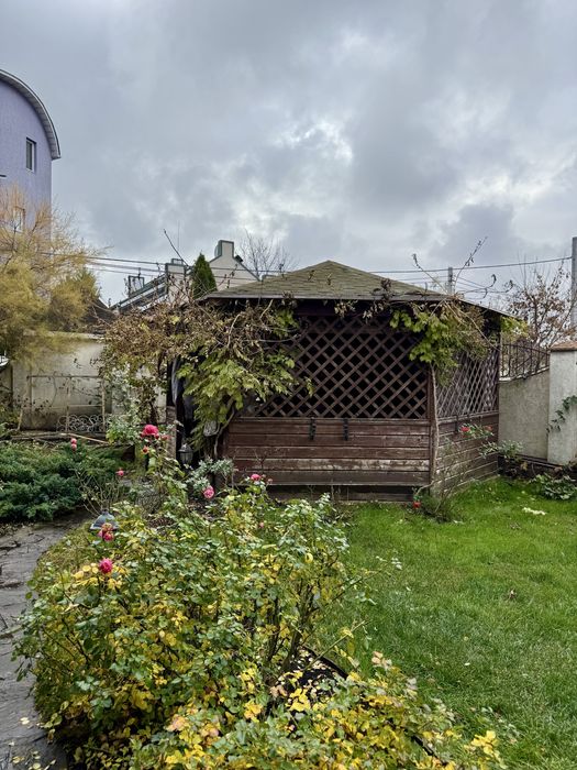 Будинок 300 кв.м. З усіма Комунікаціями в масиві Канадське село!