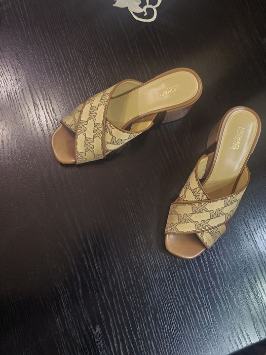 Шльопанці   michael kors 7m