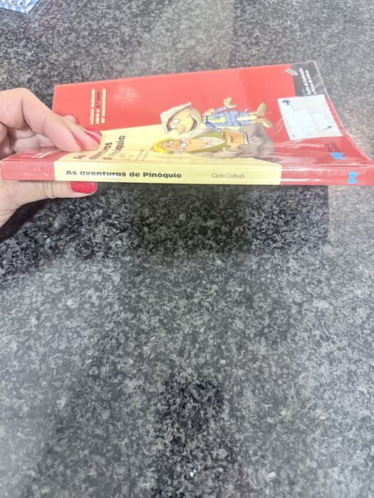 Livro “As aventuras de Pinóquio”