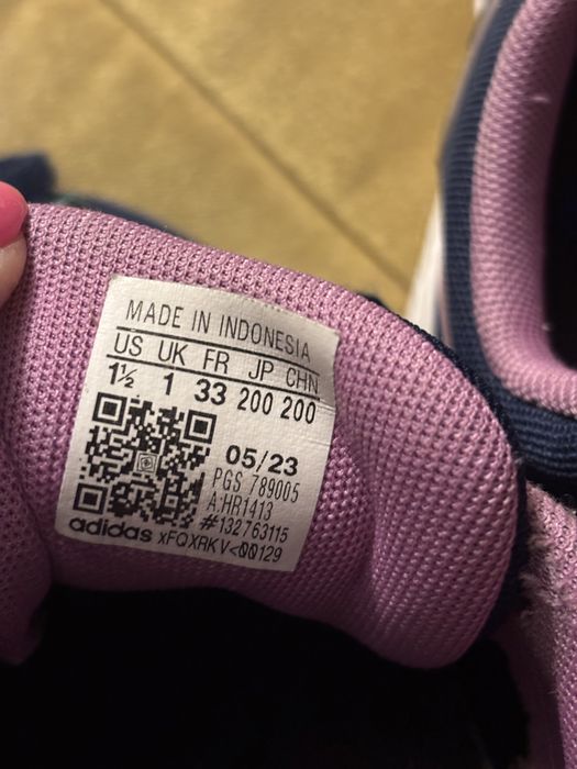 Adidasy dla dziewczynki 33