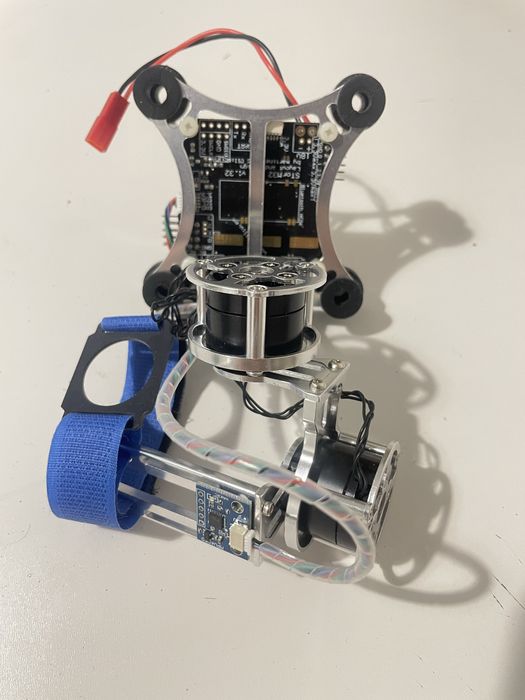 Двохпідвісний стабілізатор для дрона