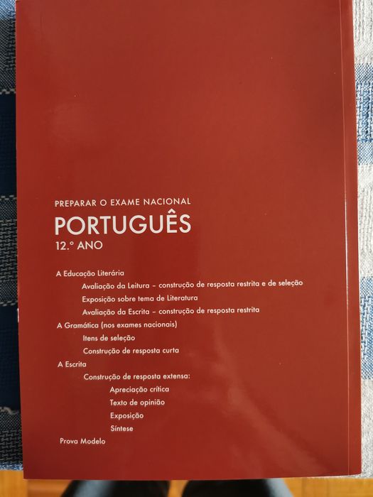 Livro de preparação para o exame nacional de português 12° ano