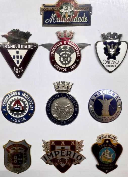 Coleção de 10 Placas de Seguradoras Portuguesas — Esmalte sobre Metal — Décadas 1930-1960