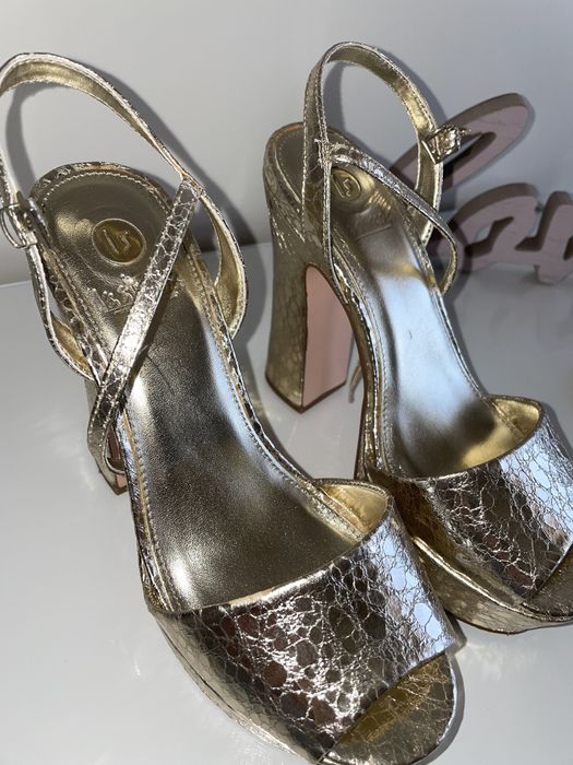 Sandalias de salto tam 37