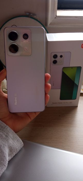 Xiaomi Redmi Note 13 Pro 5G
256 armazenamento 
Menos de um ano de uso