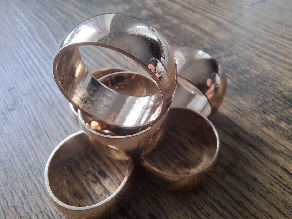 Sprzedam 6szt. Obrączki koloru złotego