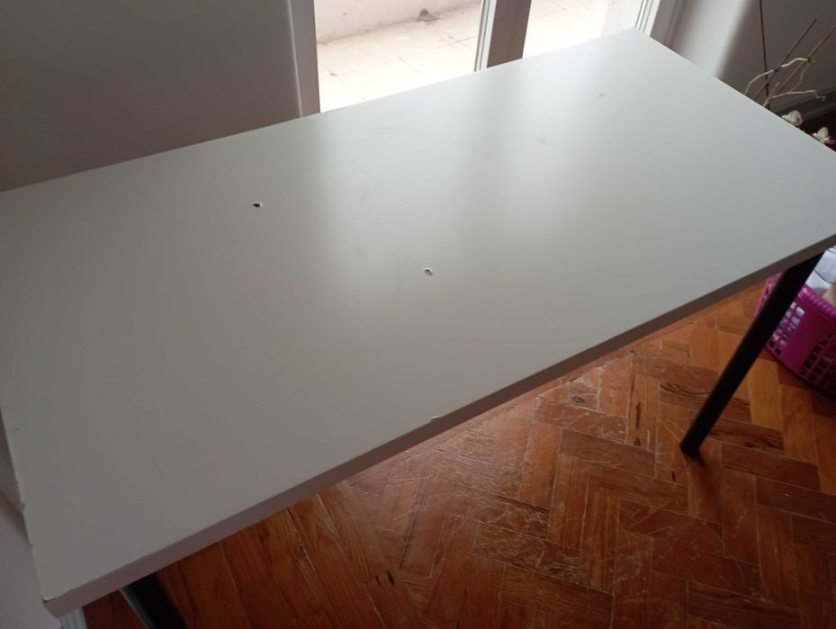 Mesa secretária IKEA
