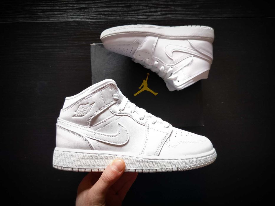 Nike Air Jordan Mid - Triple White r. 37.5 SNEAKERS