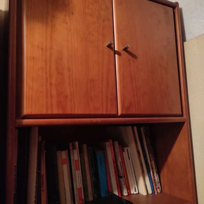 Estante em pinho maciço