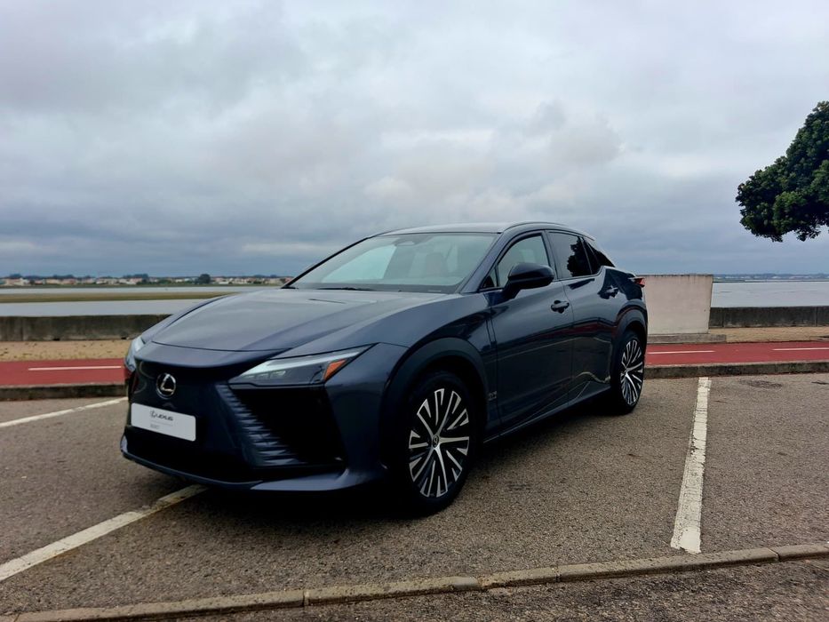 Lexus RZ 300e Premium