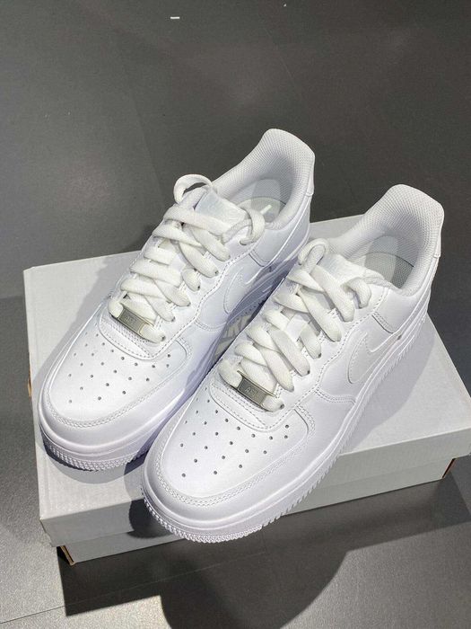 Nike_Air_Force_1_Low_'07_White R.39