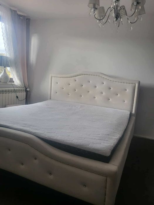 Łóżko sypialne z materacem  180/200