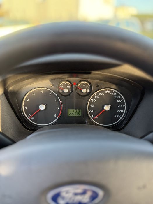 CAR4YOU FORD FOCUS 1.6 Benzyna 2006r Klimatyzacja 229135km