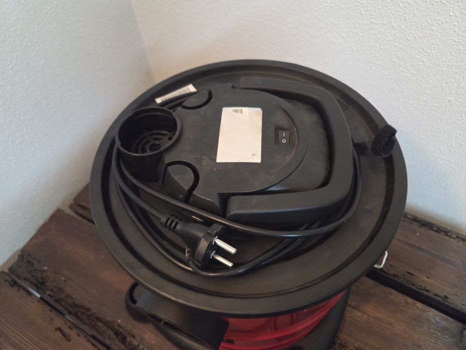 Uszkodzony Nowy odkurzacz kominkowy Einhell