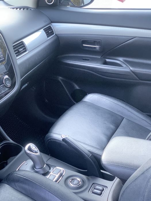 Mitsubishi Outlender PHEV