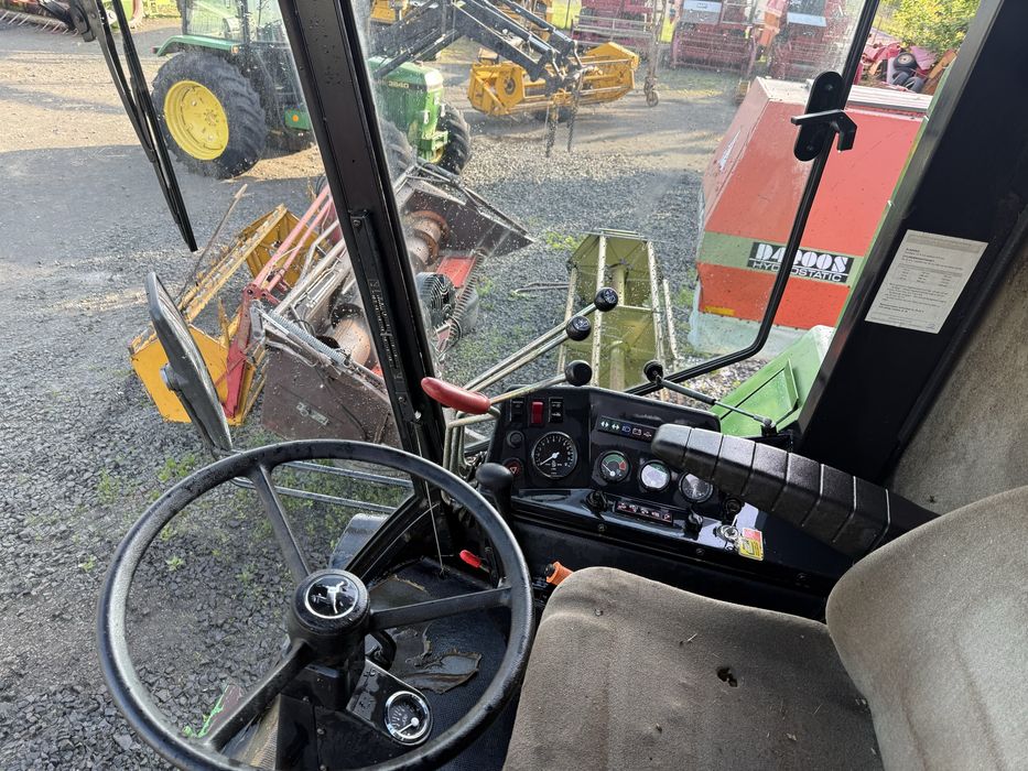 Комбайн зернозбиральний John Deere 1055