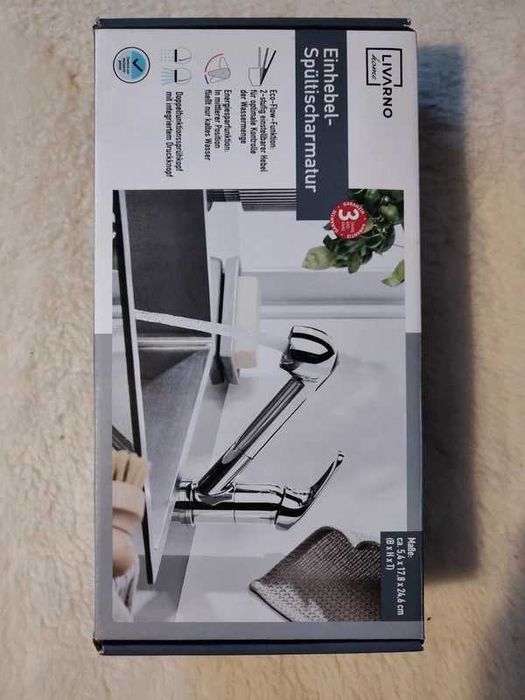 Niemiecka srebrna bateria z regulacją strumienia i wyciąganym wężykiem