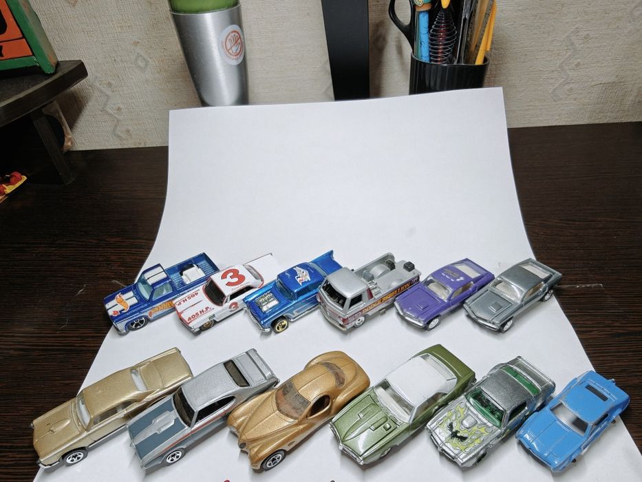 Машинки модели hot wheels matchbox Johnny lightning tootsie racing champions
