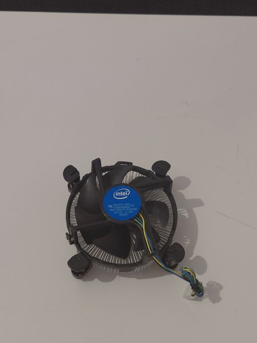 Chłodzenie CPU Intel stockowe