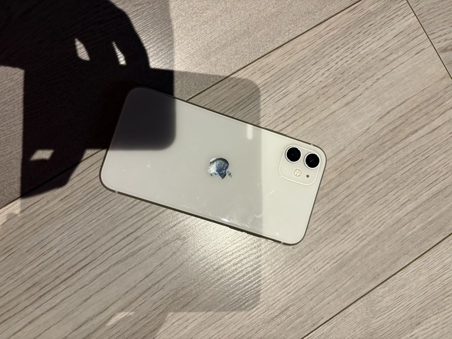 Telefon IPhon 11 64 GB