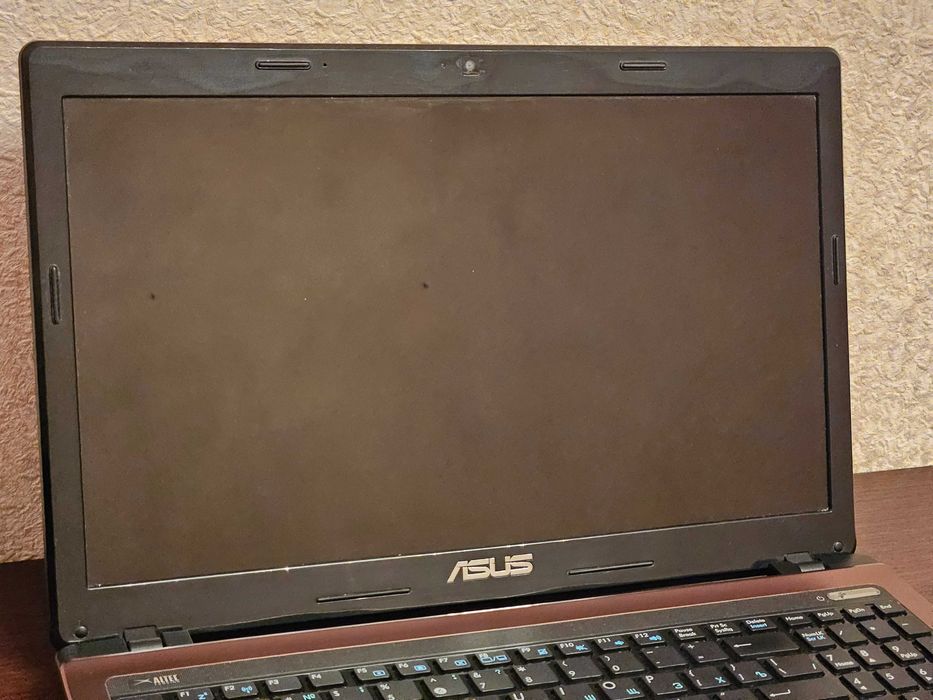 Ноутбук Asus K53S i5 2520M, 8 GB DDR3, nVidia GF 610M,