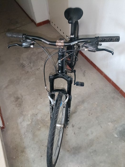 75€ bicicleta de alumínio roda 26 pegar e andar  suspensão e mudanças