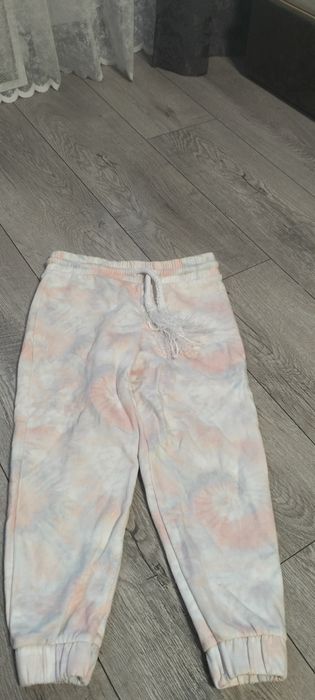 Джинси та штани на дівчинку