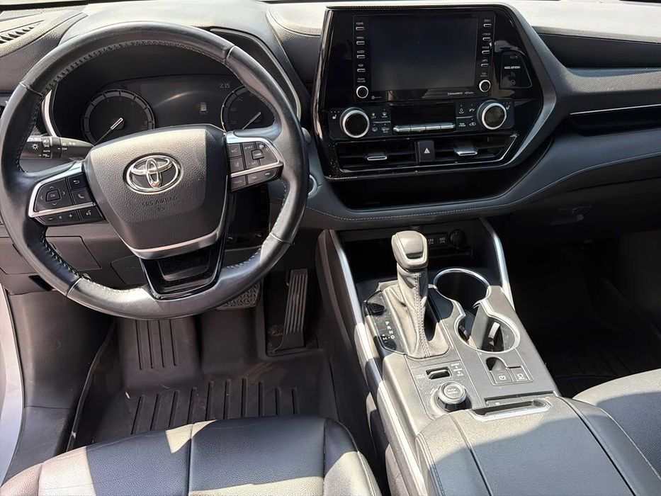 Toyota Highlander      2021