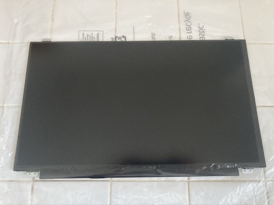 Ecran slim 15.6” LG para portatil LP156WF4