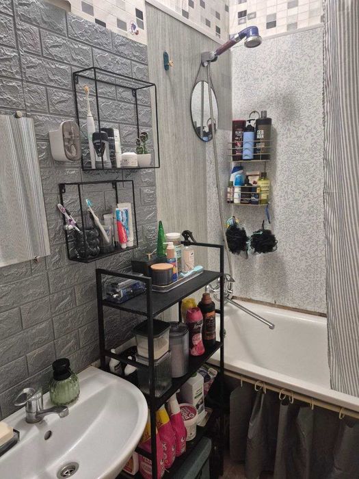 Продам 3к квартиру Приднепровск  БЕЗНАЛ