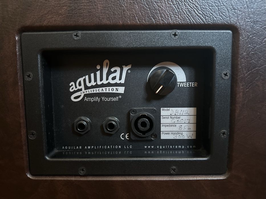 Colunas de baixo Aguilar DB112