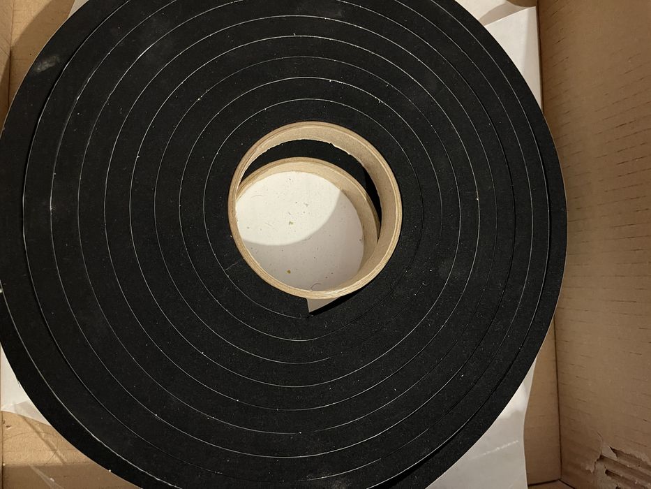 Uszczelka z mikrogumy EPDM  z klejem 10x20mm. 5m, super