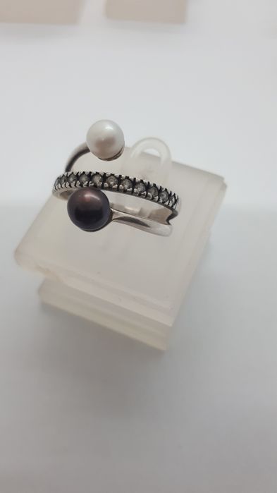 Кольца серебро 975пр. Малахит,жемчуг.