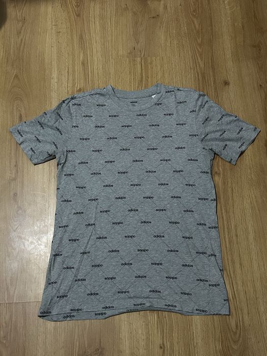 T shirt adidas cinza