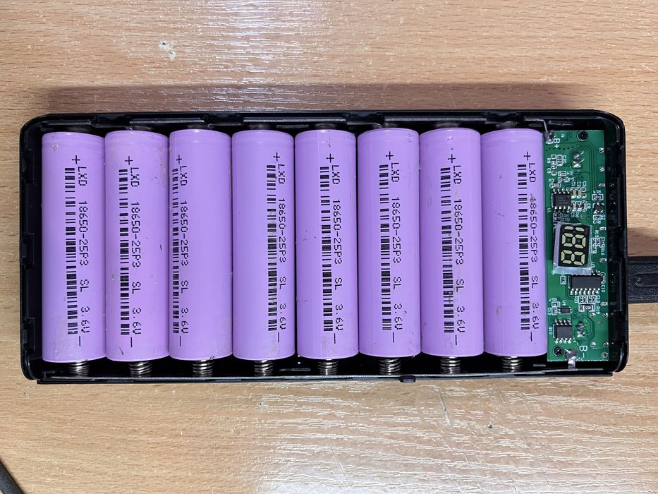 Power bank на 8 акумуляторів 18650