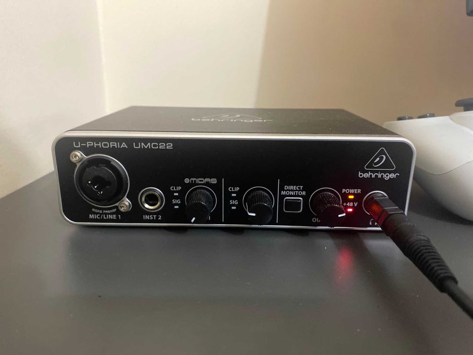Behringer UMC22 + MXL770