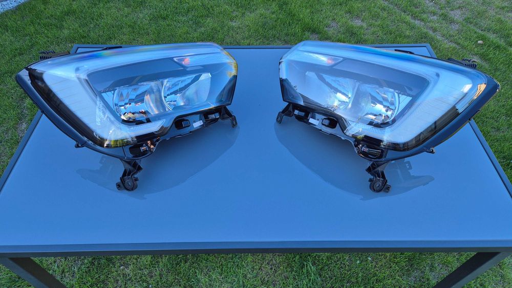 Reflektor Renault Master III IV Lift 260105567R ORYGINAŁ PRAWY IDEALNY