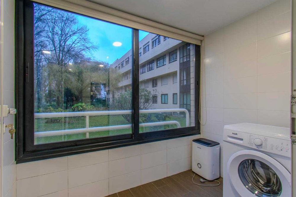 Arrendamento residencial de apartamento em rua Henrique Lopes de Mendonça, 121