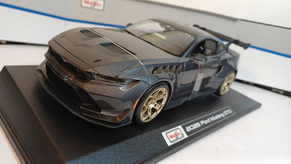 1/18 Ford Mustang GTD - Maisto