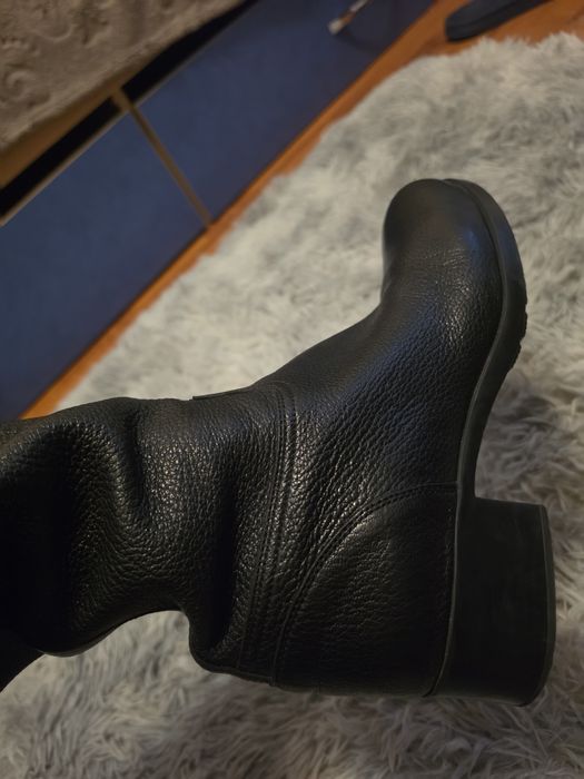 Продам шкіряні  сапоги  Prada