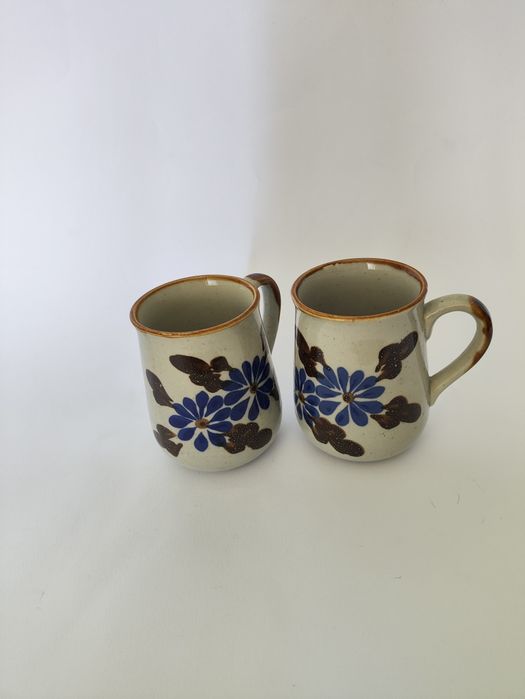 2 Vintage Mugs64861768921987121