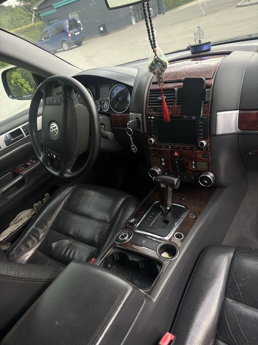 Volkswagen Touareg, надійний автомобіль, тільки для військових