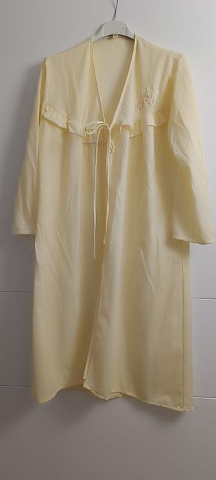 Roupão amarelo tamanho S. Usado