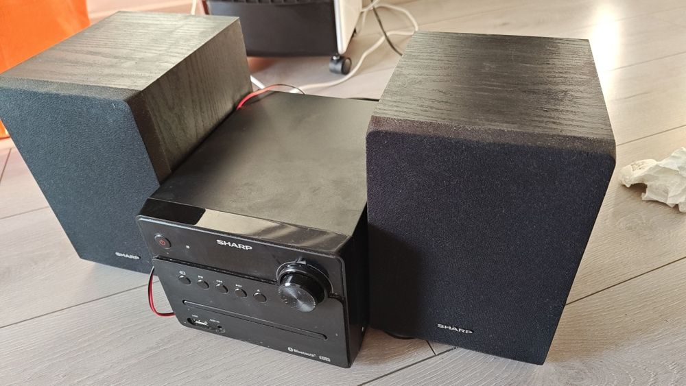 Miniwieża Sharp XL-B510 BK - używana