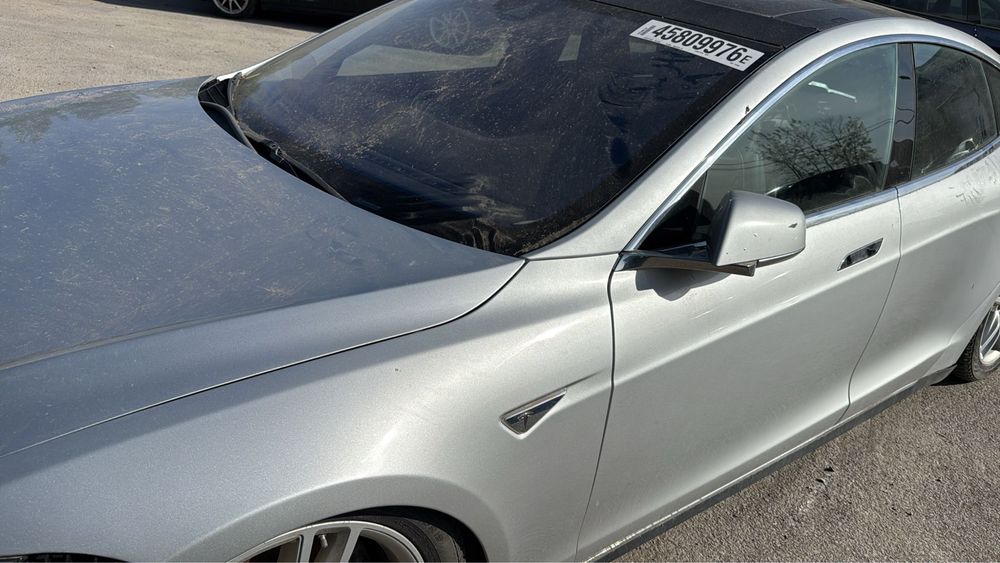 Tesla S 12-20 кузовні запчастини