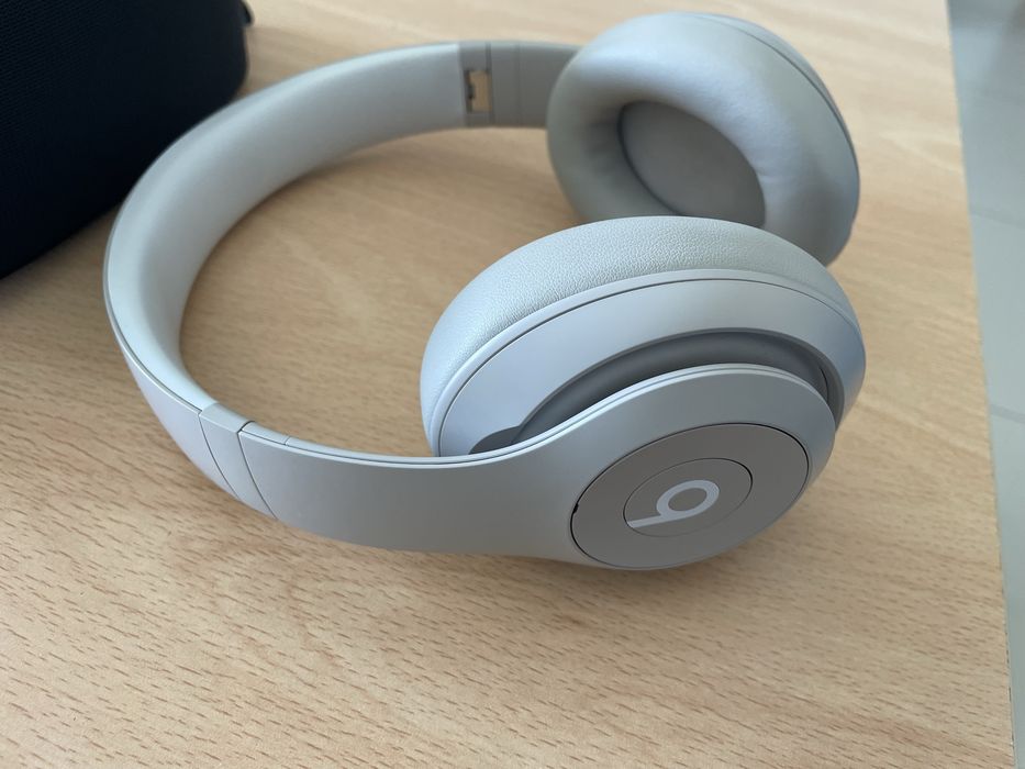 Apple Beats Studio Pro Wireless como novo