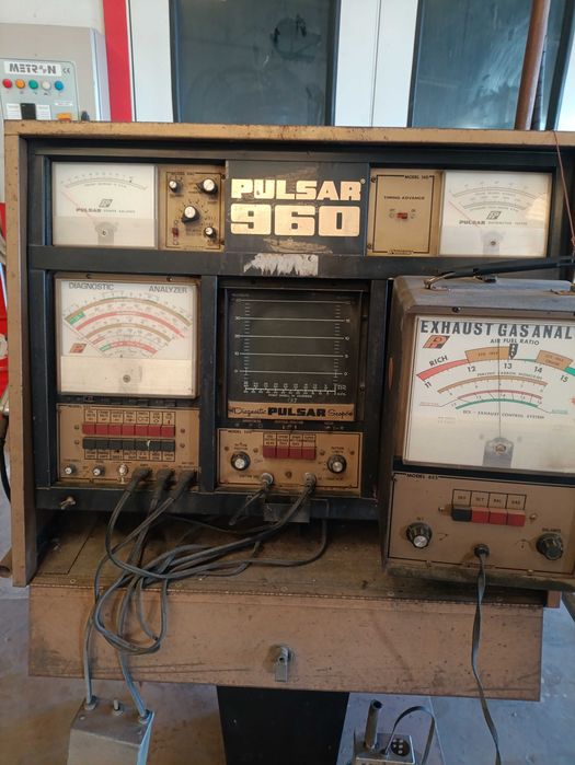 Maquina de diagnóstico anos 80 funcional , ideal para decoração