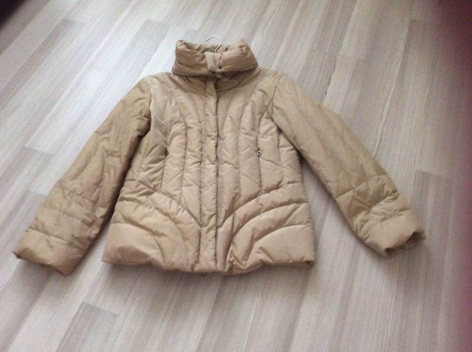 Продаются женские демисезонные куртки