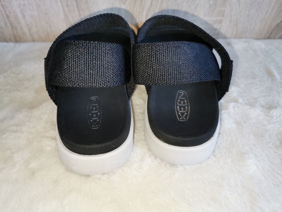 Keen Elle Backstrap sandały 37